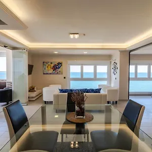 https://royal-executive-suite.1costadelsol.com